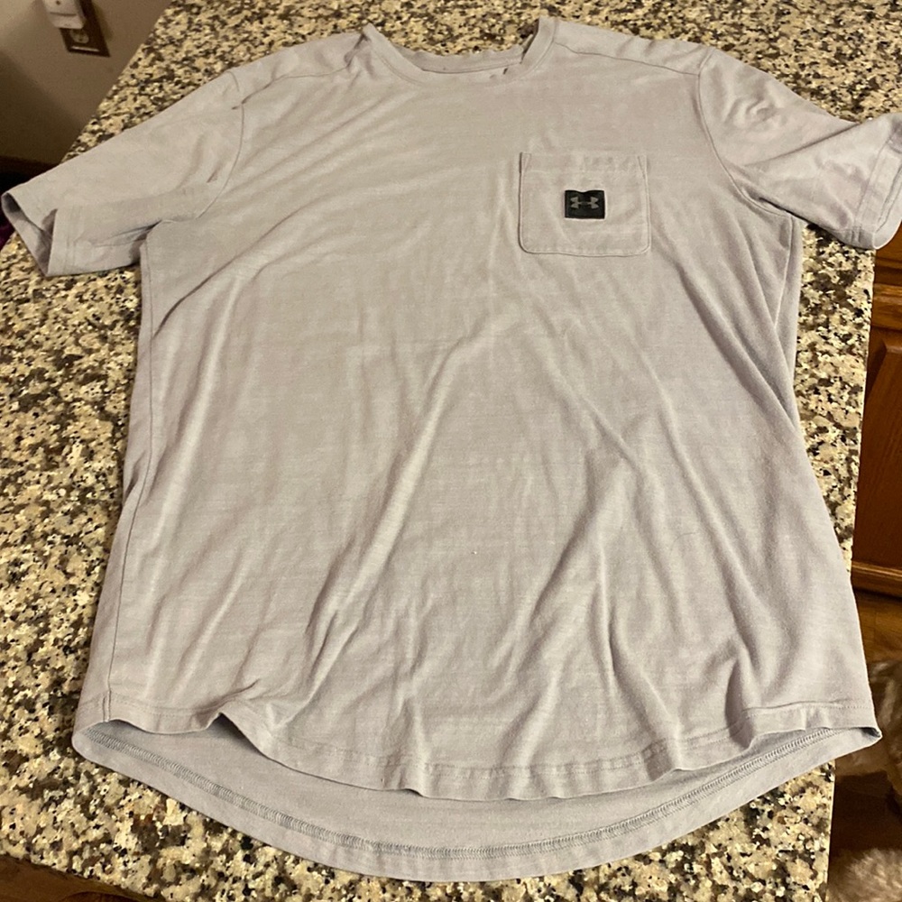 Mens Under Armour pocket tee shirt
